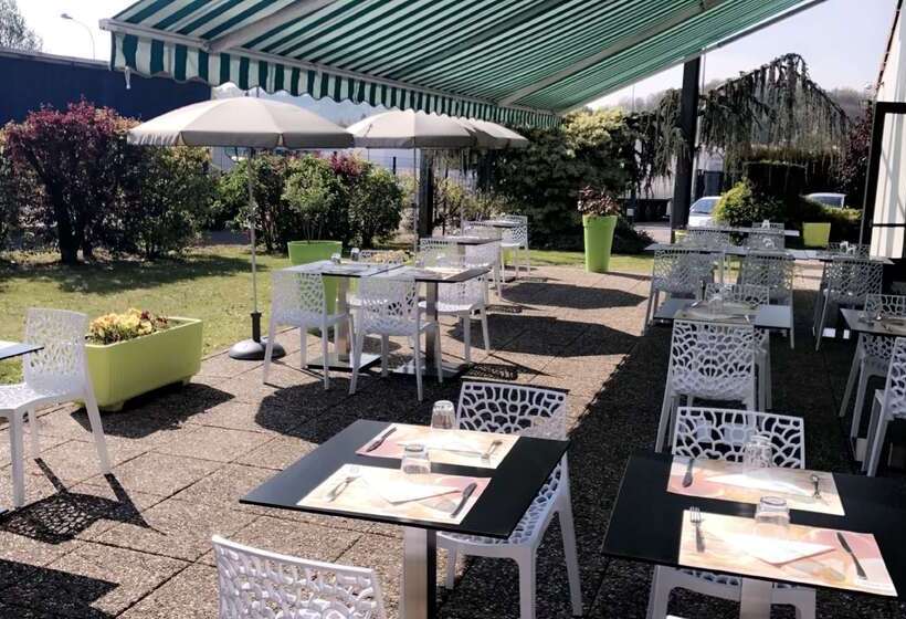 호텔 Campanile Saintavold