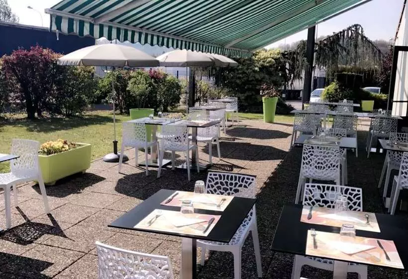 Отель Campanile Saintavold