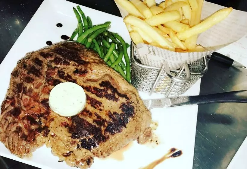 Отель Campanile Saintavold