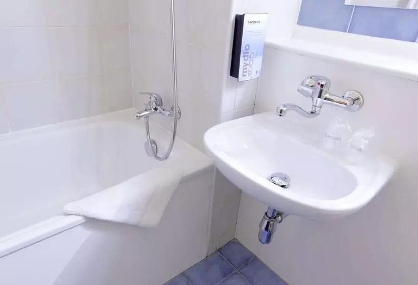 Отель Campanile Saintavold