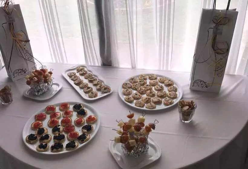 Отель Campanile Saintavold