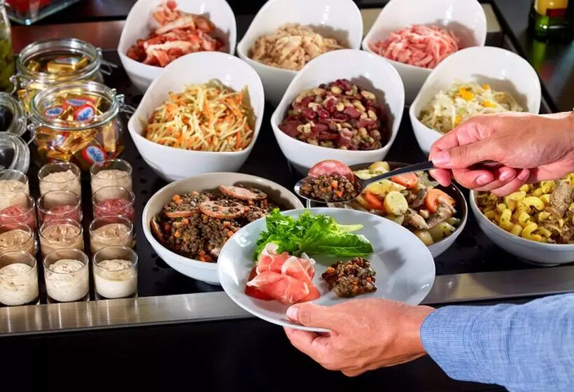 Отель Campanile Thionville  Yutz