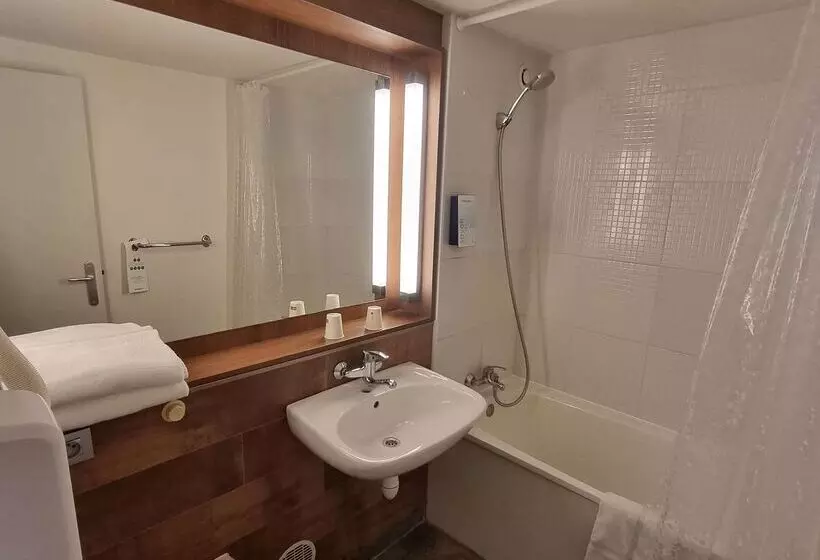 Отель Campanile Villeneuve Sur Lot