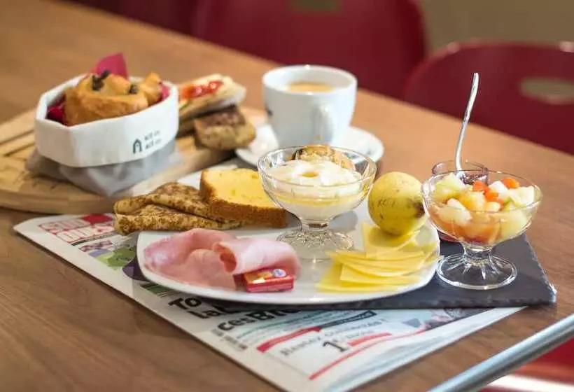 Отель Campanile Villeneuve Sur Lot