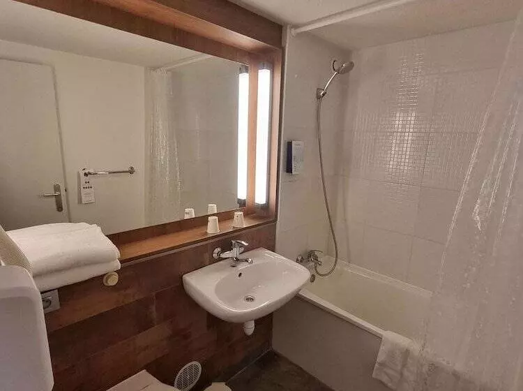 Отель Campanile Villeneuve Sur Lot