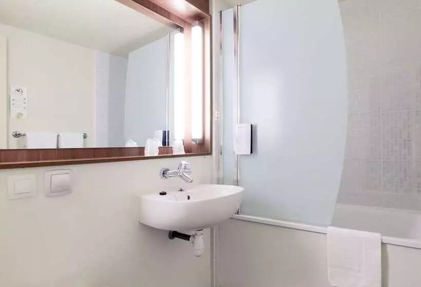 Отель Campanile Villeneuve Sur Lot