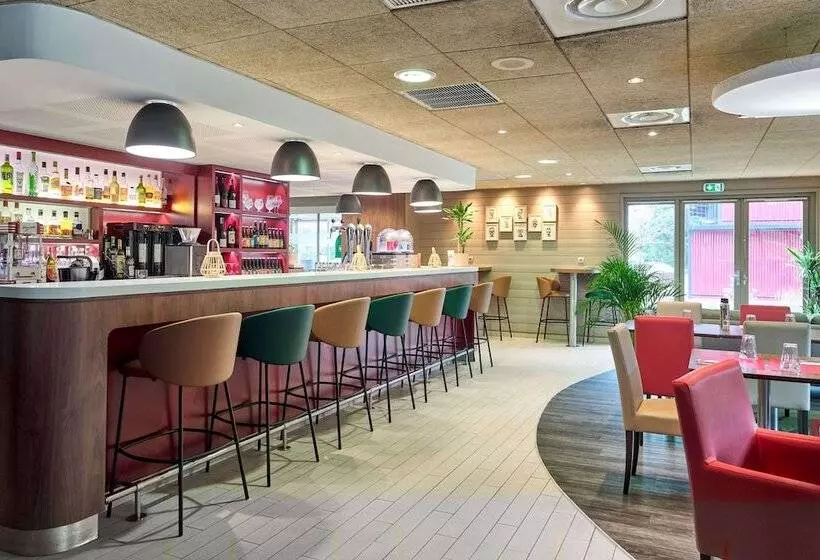 Отель Campanile Villennes Sur Seine Poissy Hôtel Rénové En 2024