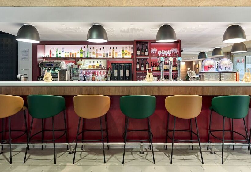 ホテル Campanile Villennes Sur Seine   Poissy   Hôtel Rénové En 2024