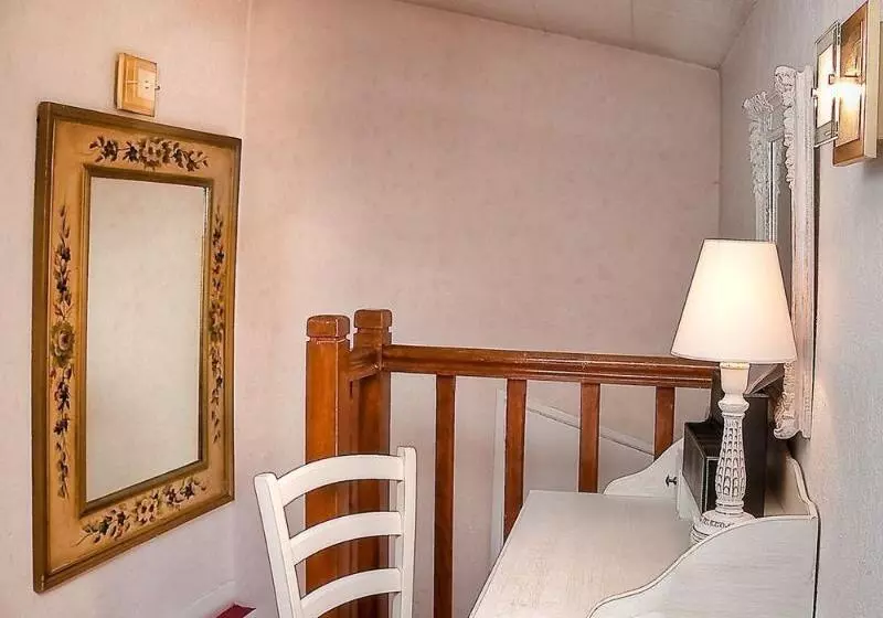 ホテル De La Motte Picquet