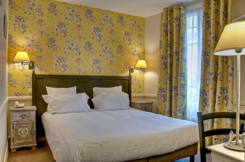 هتل De La Motte Picquet