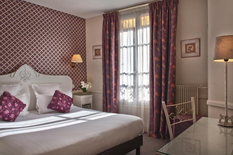 هتل De La Motte Picquet