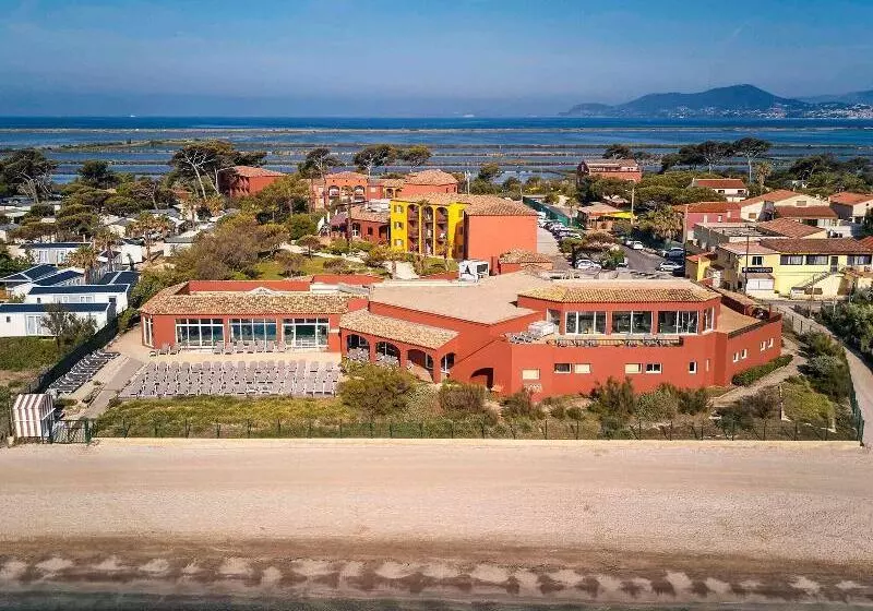 ホテル Ibis Thalassa Hyeres Plage