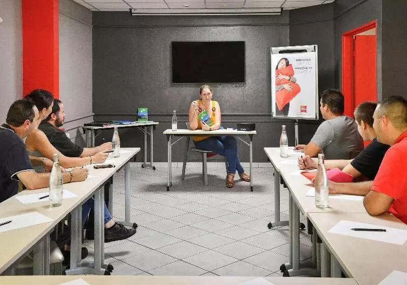 ホテル Ibis Sisteron