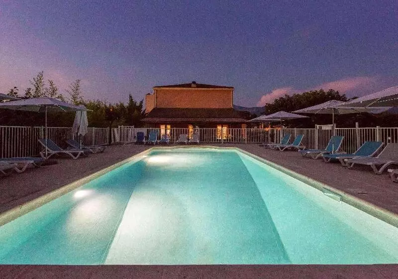 ホテル Ibis Sisteron