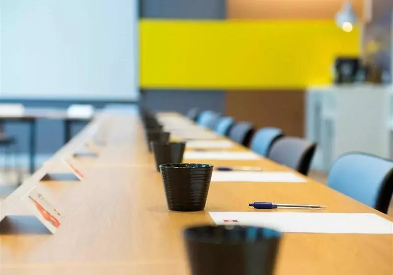 ホテル Ibis Sisteron