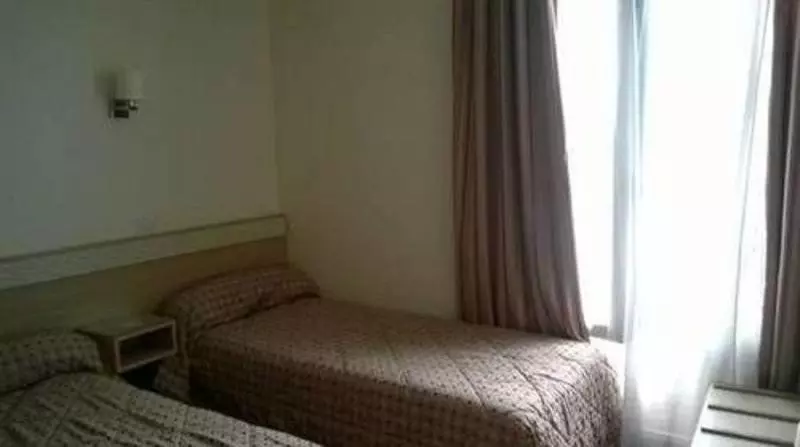 Hipotel Lilas Gambetta