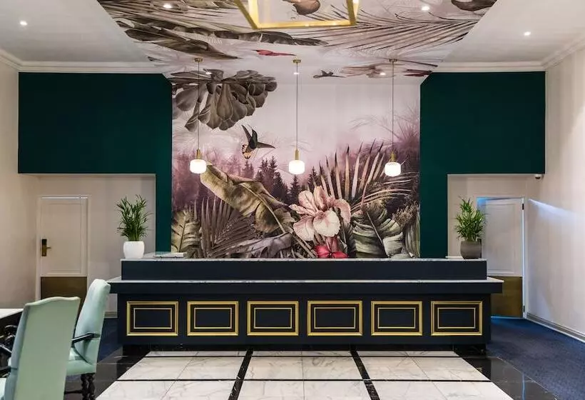 Отель Lord Charles