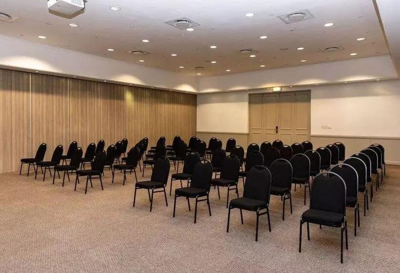 Отель Lord Charles