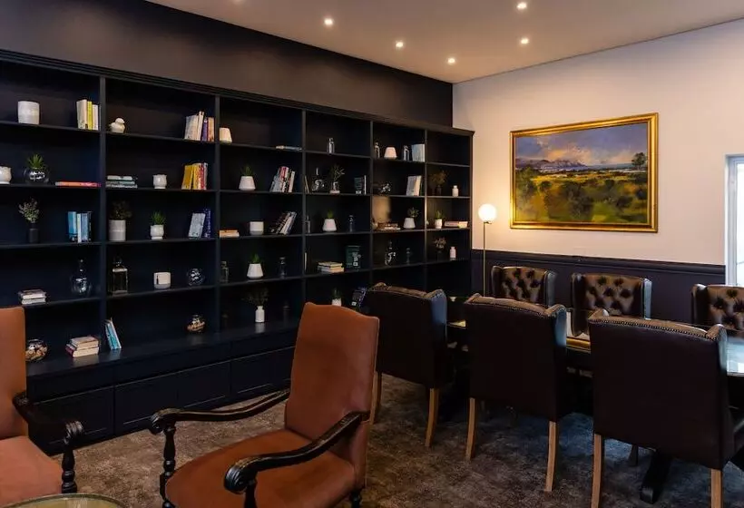 Отель Lord Charles