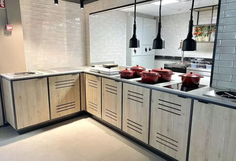 호텔 Pilot Airport