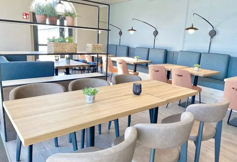 호텔 Pilot Airport