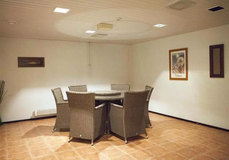 호텔 Pilot Airport