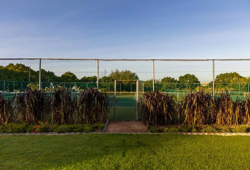 Отель Lord Charles