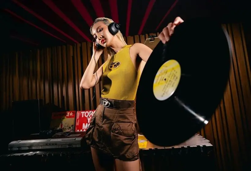 Public House Bangkok, a Member of Design Hotels