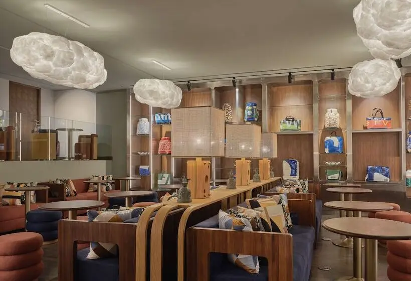 Public House Bangkok, a Member of Design Hotels