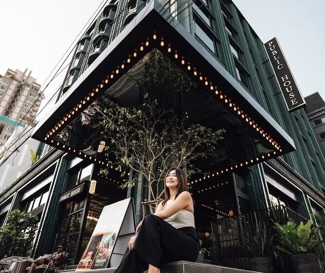 Public House Bangkok, a Member of Design Hotels