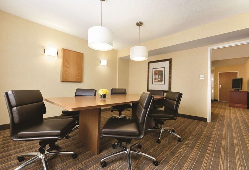 Embassy Suites Greenville Golf Resort & Conference Center