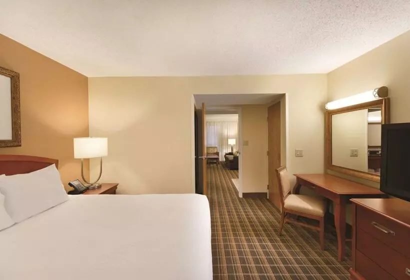 Embassy Suites Greenville Golf Resort & Conference Center