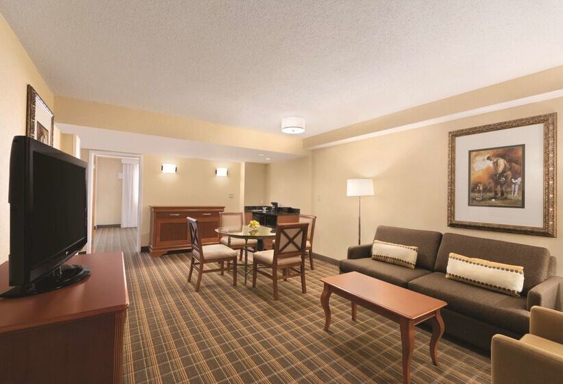 Embassy Suites Greenville Golf Resort & Conference Center