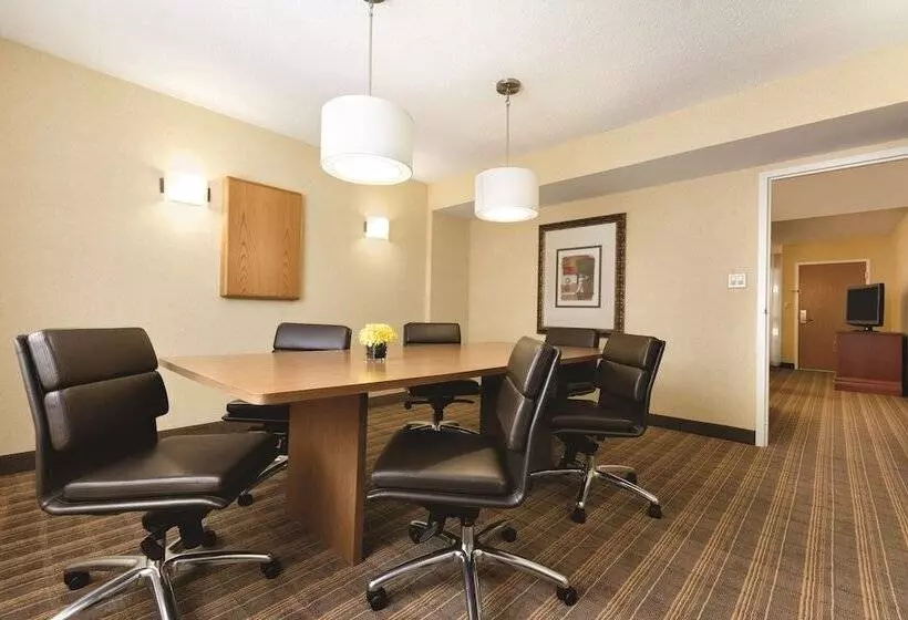 Embassy Suites Greenville Golf Resort & Conference Center