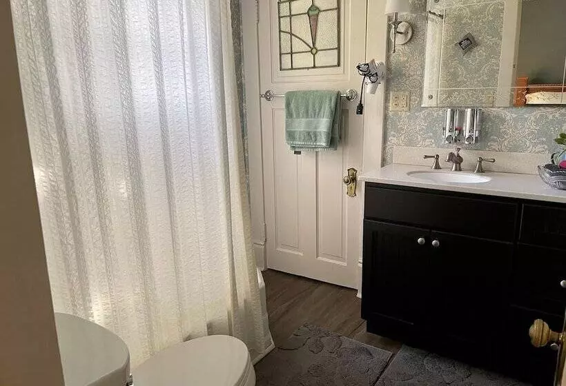 Greenwood Bed & Breakfast