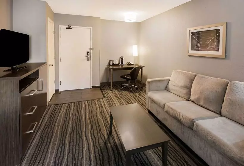 Отель Best Western Riverside Inn