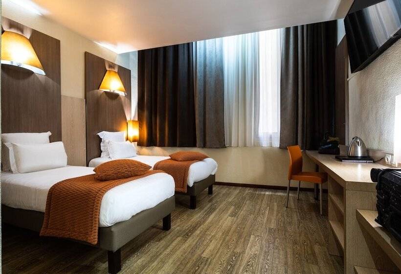 هتل Carre Vieux Port