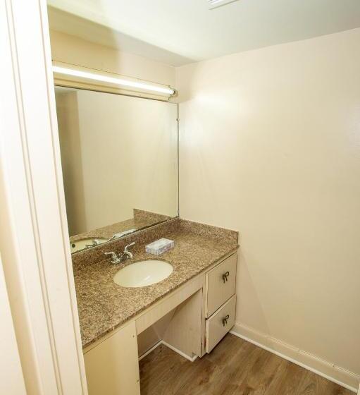 فندق Coach House Inn