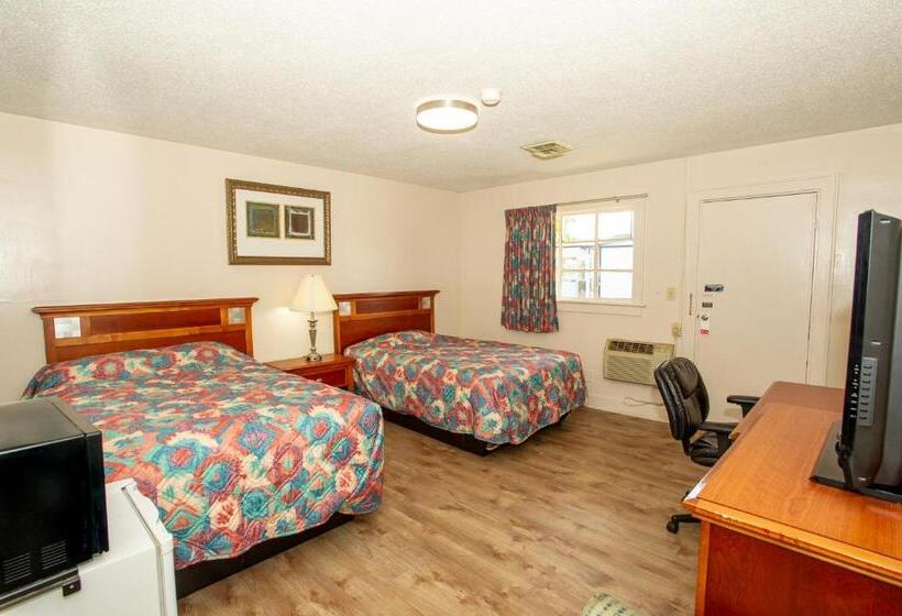 فندق Coach House Inn