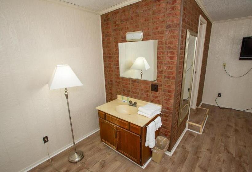 فندق Coach House Inn