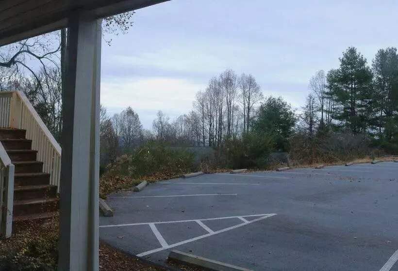 Отель Echo Mountain Inn