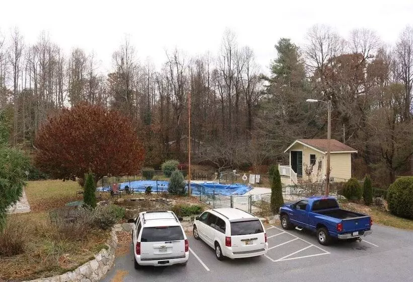 Отель Echo Mountain Inn