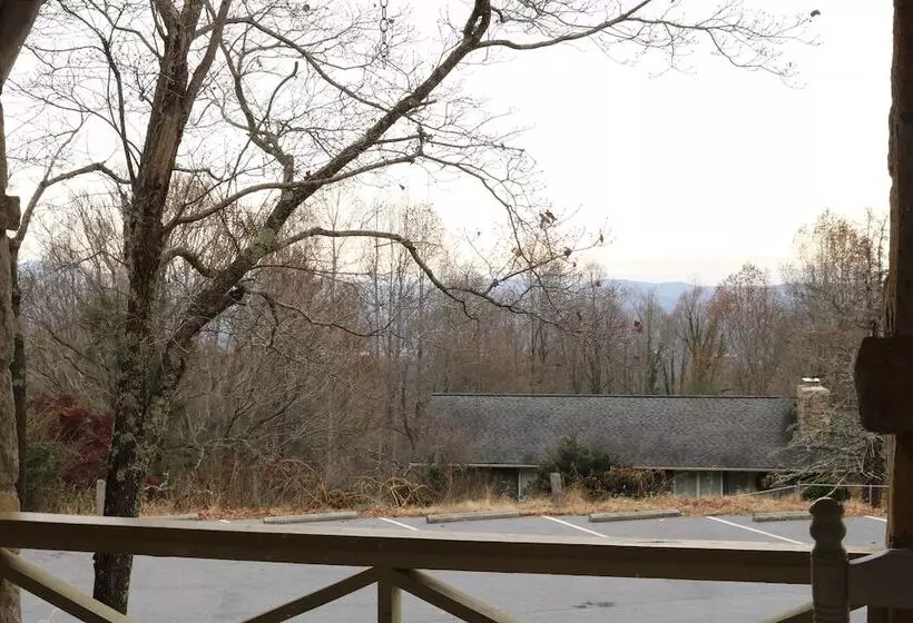 Отель Echo Mountain Inn