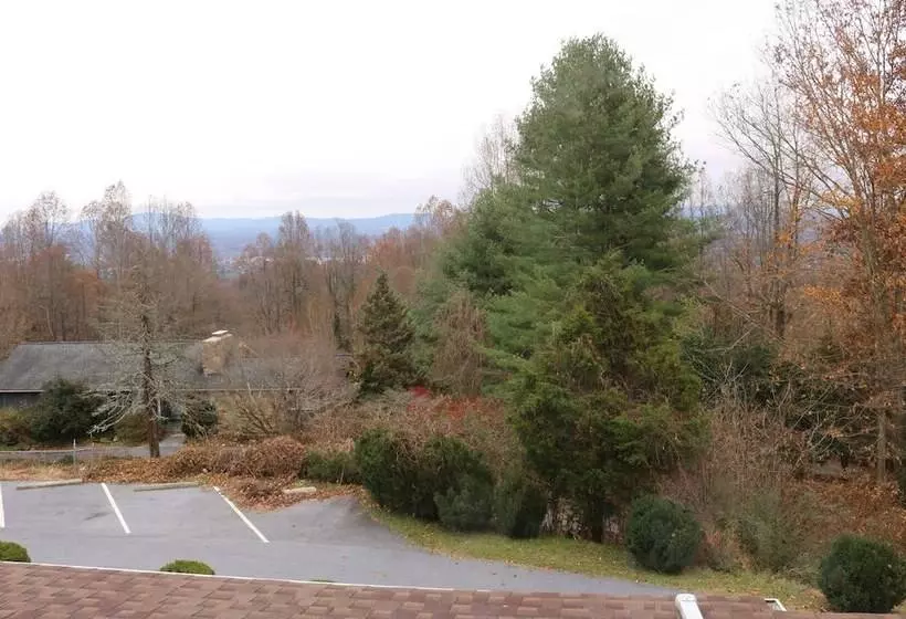 Отель Echo Mountain Inn