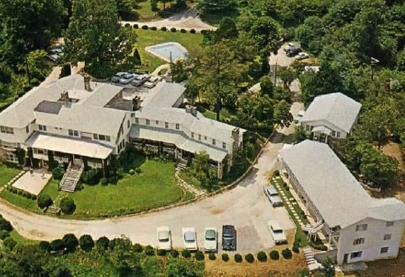 Отель Echo Mountain Inn