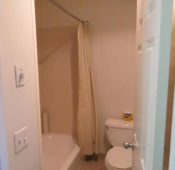 בית מלון כפרי Four Corners Inn