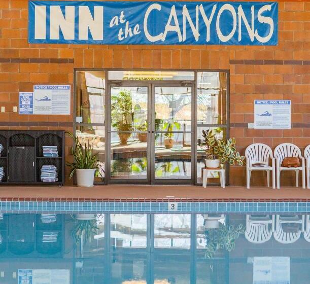 فندق Inn At The Canyons