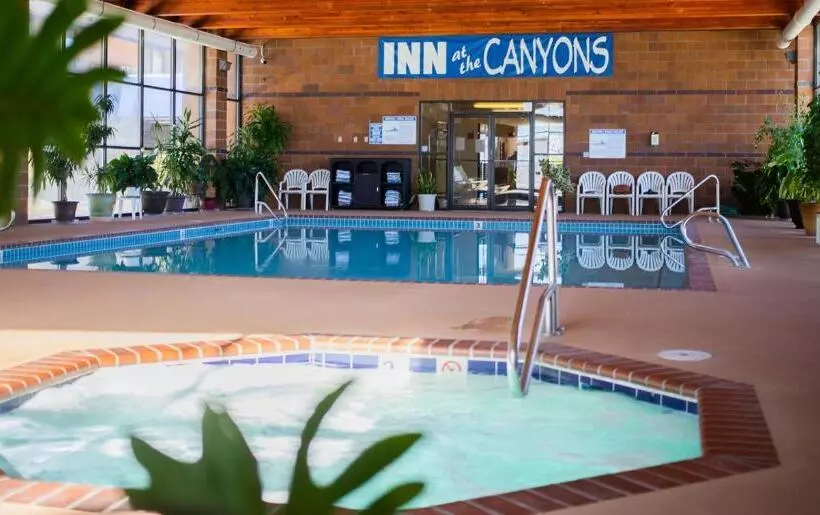 Отель Inn At The Canyons