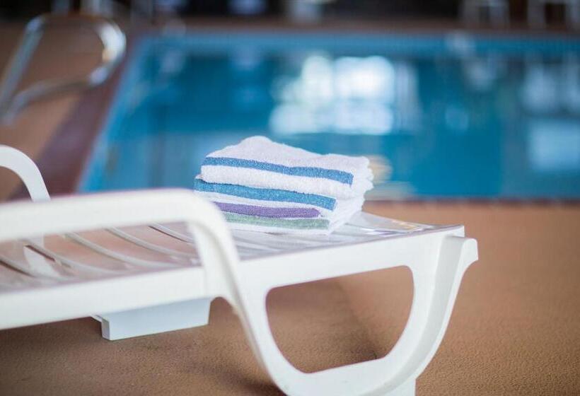 فندق Inn At The Canyons