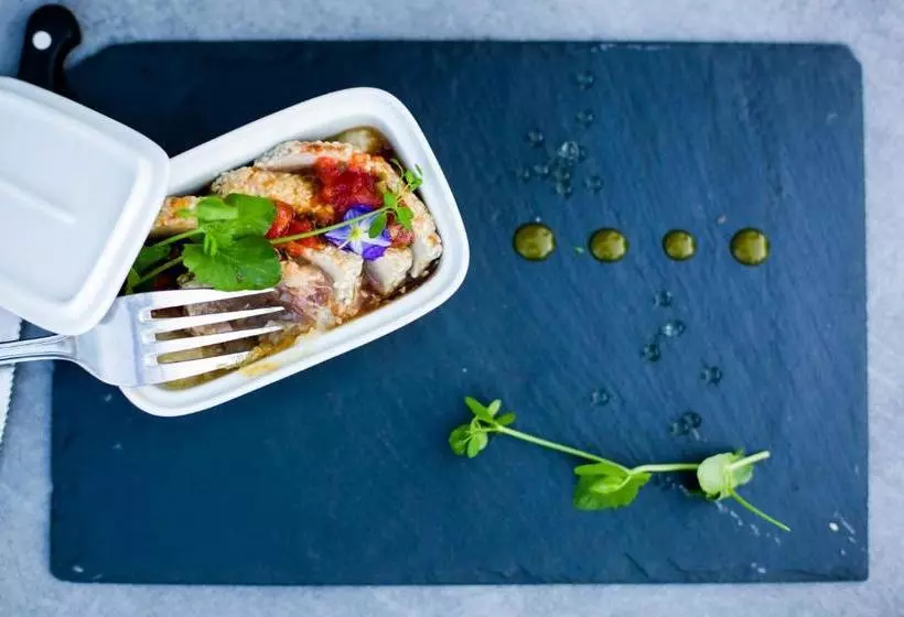 Отель L'Enclos des Lauriers Roses